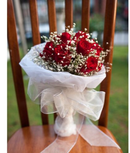 Red Roses Hand Bunch