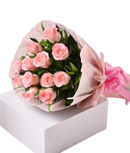 Light pink roses handbunch